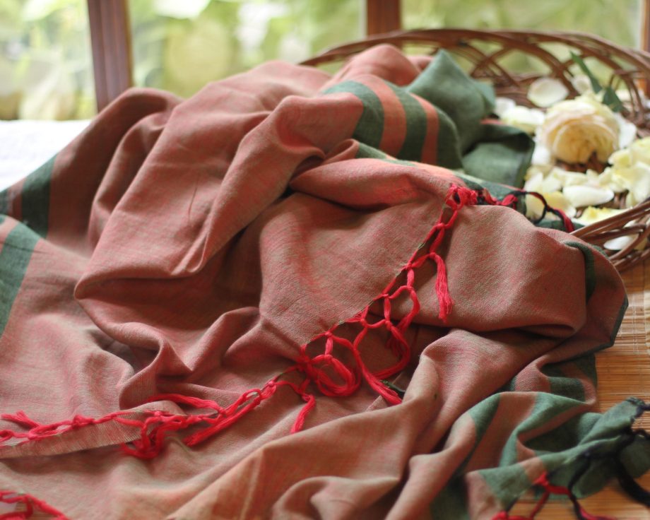 red black cotton handloom dopatta handwoven in Uttar Pradesh