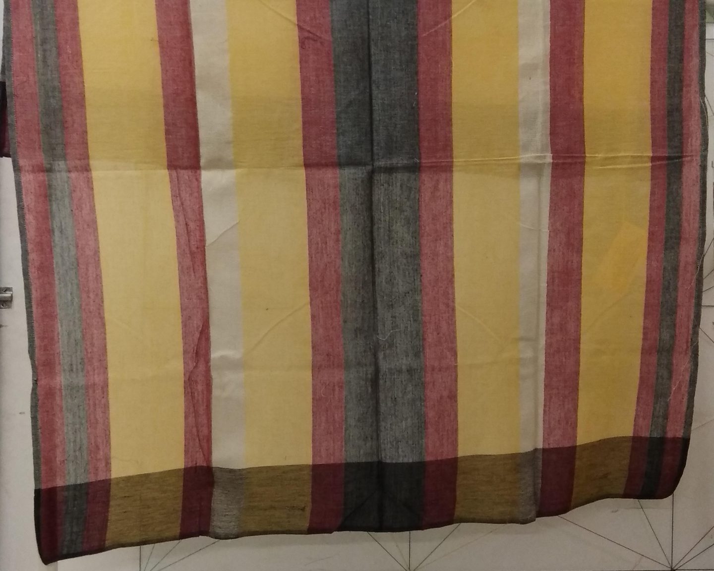 https://www.baragaonweaves.com/wp-content/uploads/2020/06/SF-1handloom-cotton-scarf-india.jpg