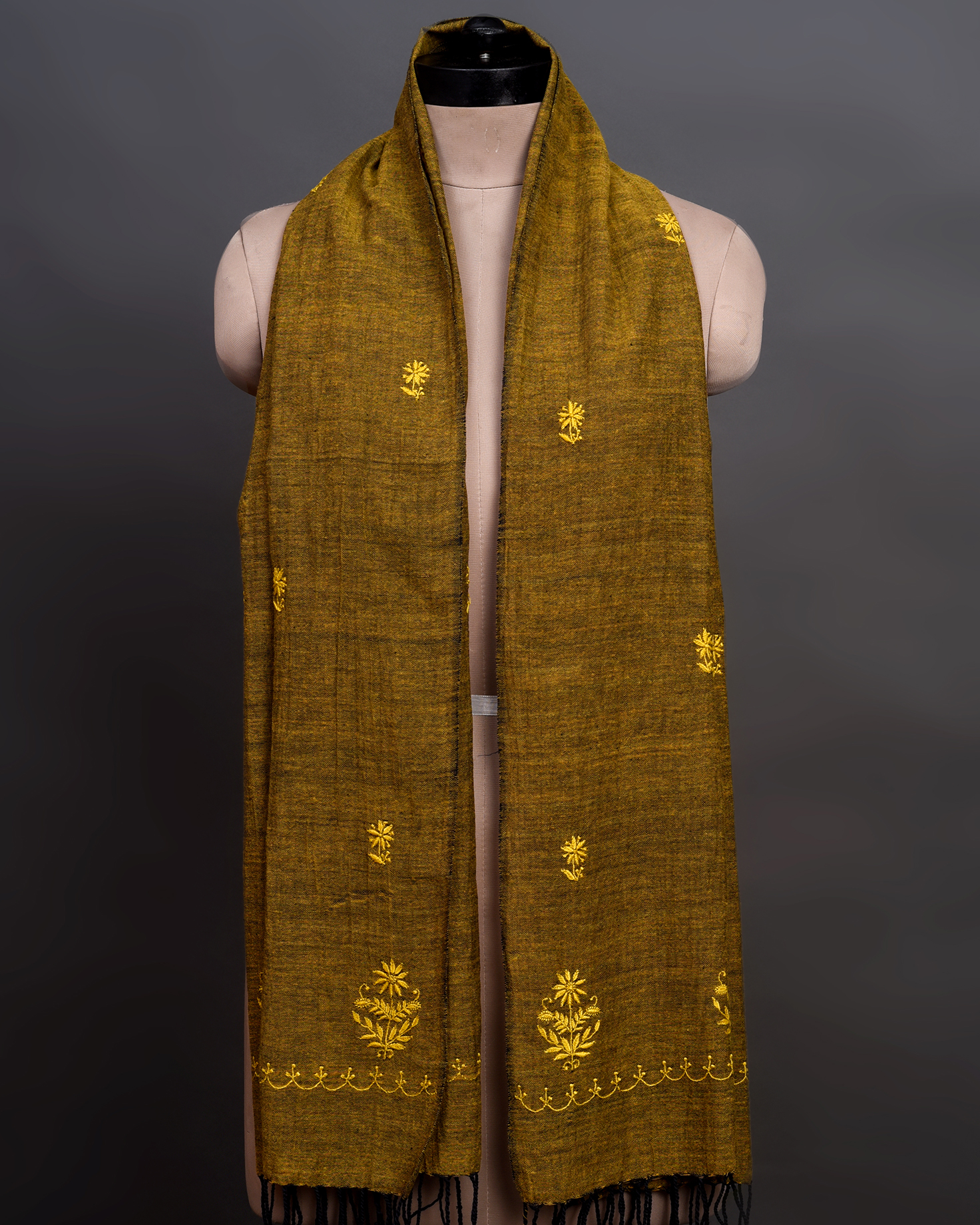 Alaa Chikankari: Yellow scarf
