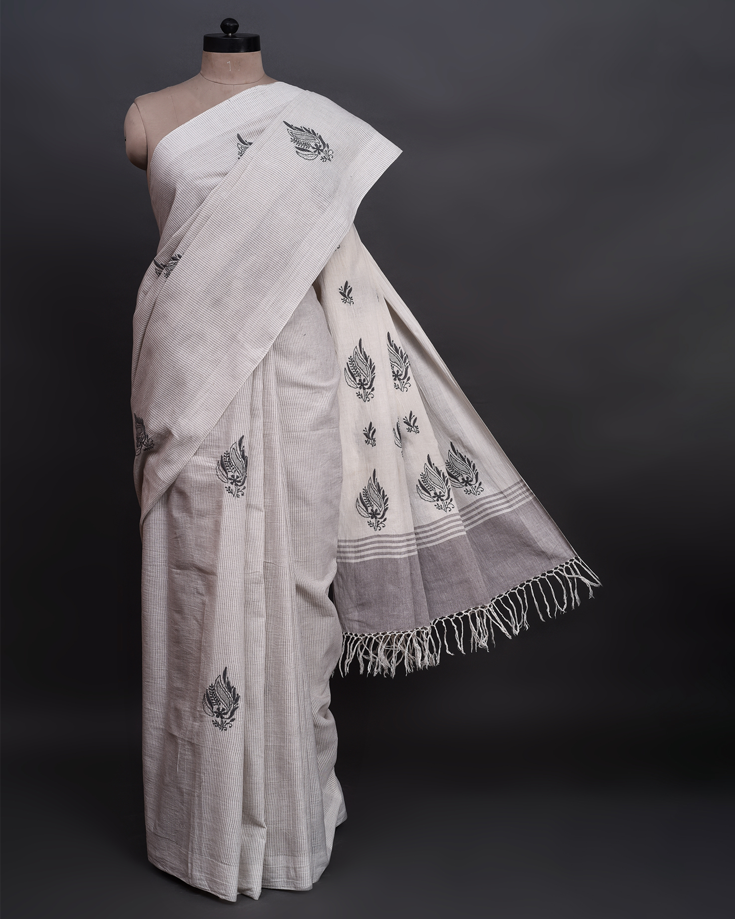 Alaa Chikankari Sari